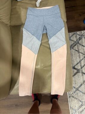 Outdoor Voices Colorblock Leggings - Gray, Light Pink